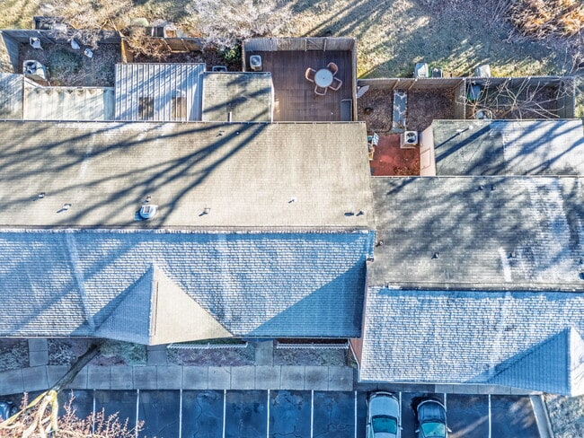 Building Photo - 8418 Knights Bridge Rd