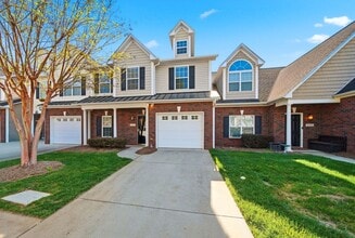 Building Photo - Stylish Braxton Gate Townhome with Garage & Main-Level Primary Suite