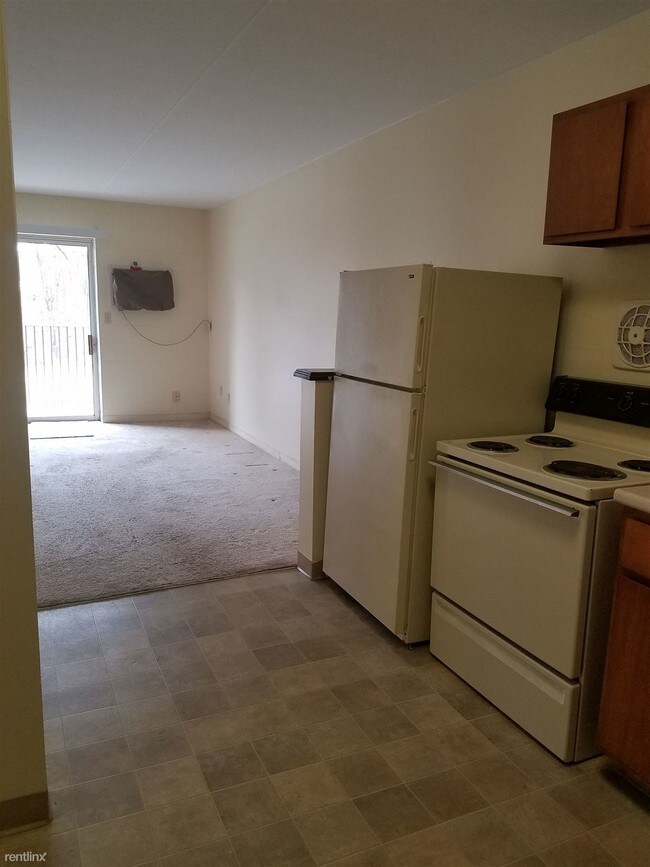 Building Photo - Studio, 1 bath  - EZ Living Suites Efficiency