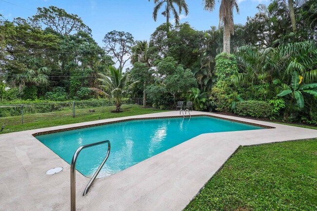 Building Photo - 5554 Hibiscus Rd