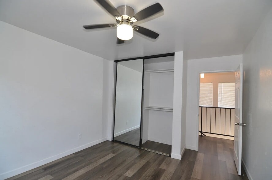 Building Photo - 668 W 15th St