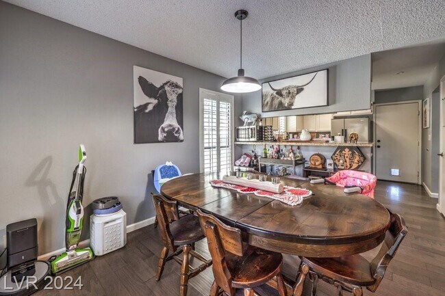 Building Photo - 5321 Tamanar Dr