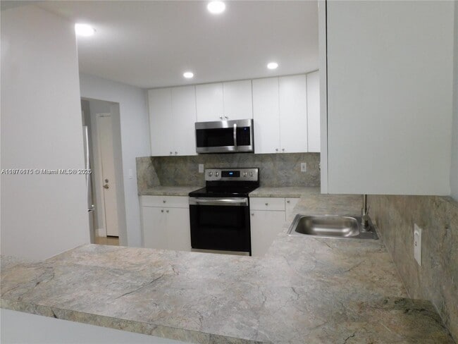 Building Photo - 6930 NW 186th St