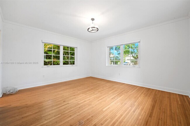Building Photo - 4114 Santa Maria St