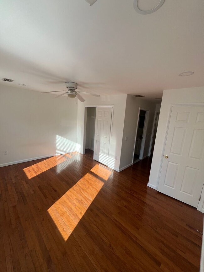 Building Photo - Beautifully Renovated 4 Bedroom | 3.5 Bathroom Home – Modern Finishes & Spacious Layout