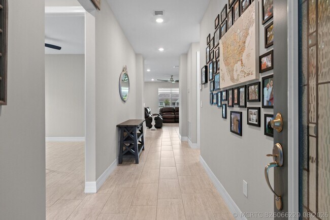 Building Photo - 10454 SW Captiva Dr