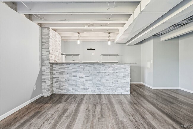 Building Photo - 463 Dusty Brook Dr