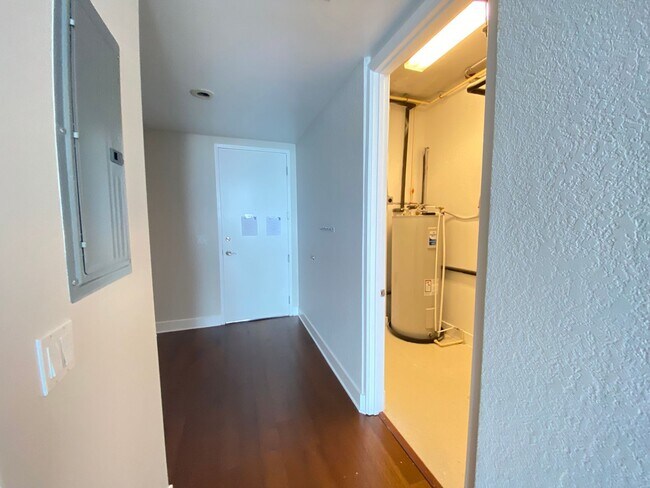 Building Photo - 2 Bedroom 2 Bath VUE Condo -- Application ...