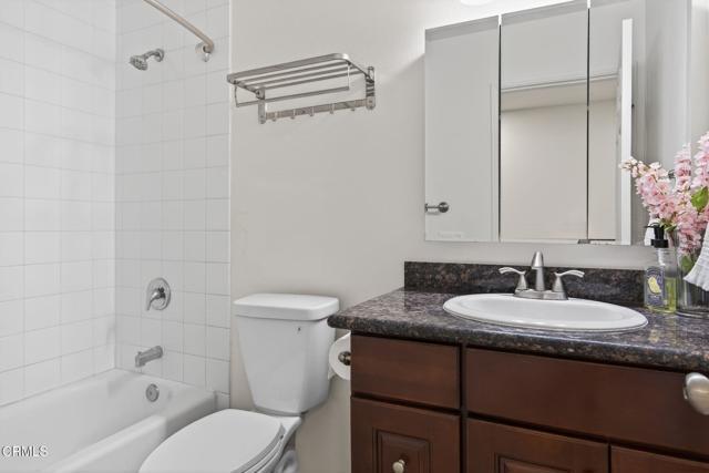 Building Photo - 225 S Ventura Rd