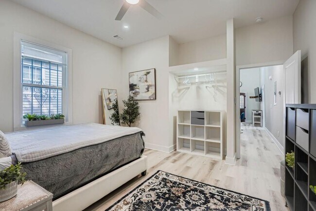 Building Photo - 18 Booker St NW