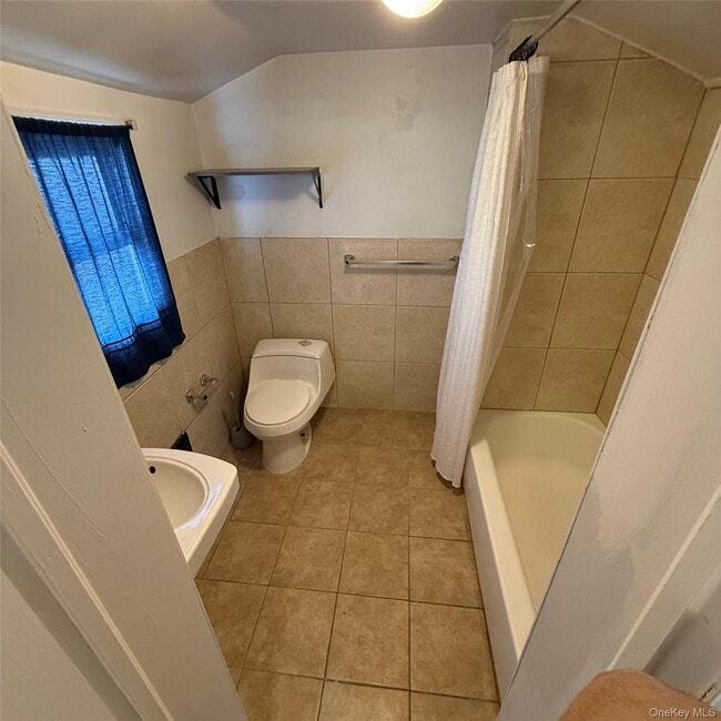 Building Photo - 31 Firwood Rd S