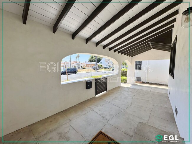 Building Photo - 3927 Degnan Blvd