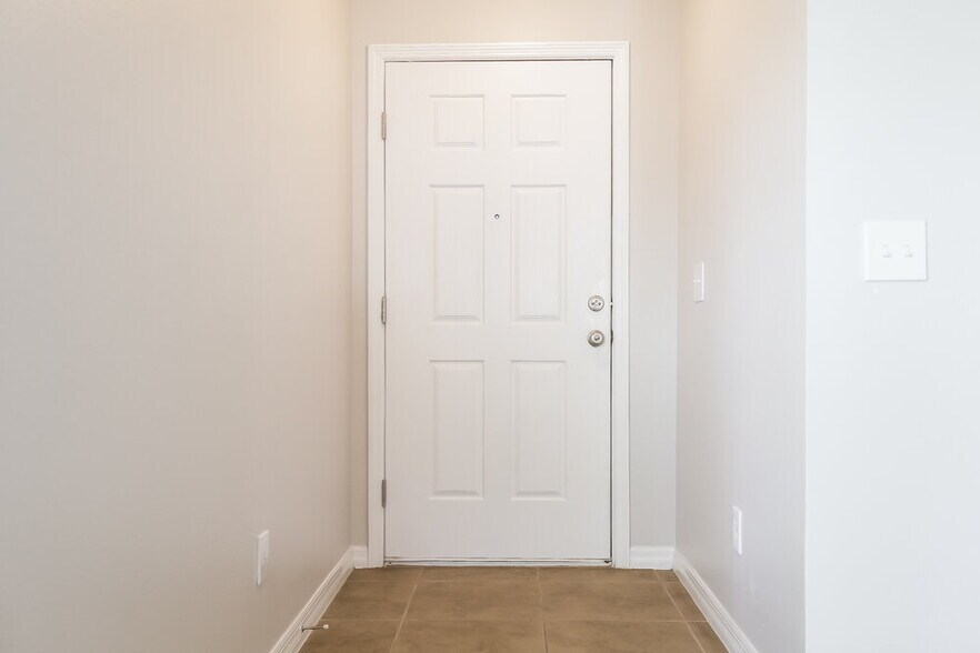 Building Photo - 907 Muirwood Way