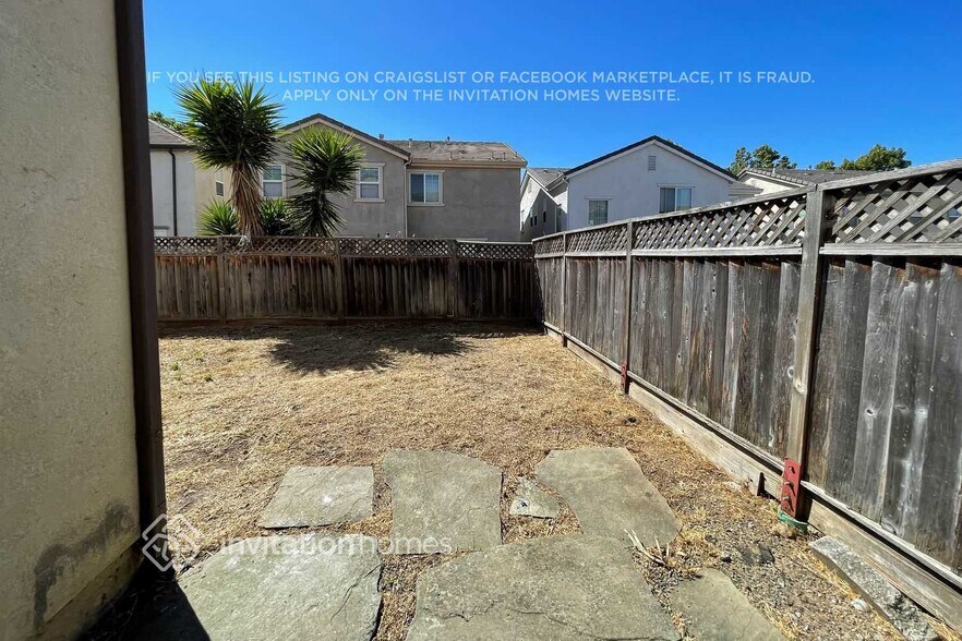 Building Photo - 1643 Dewey St