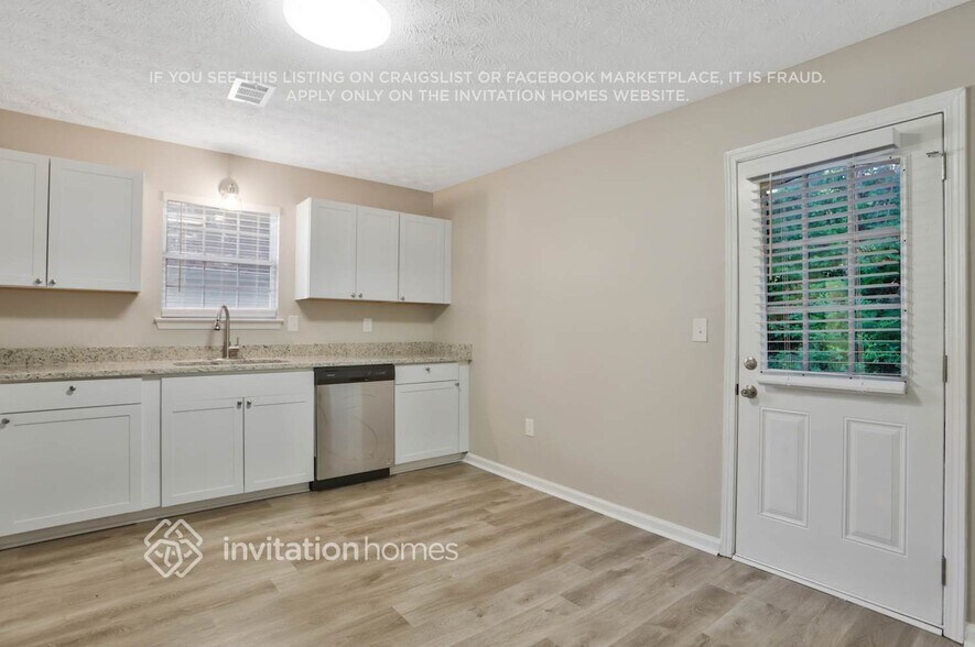 Building Photo - 8336 Ramblin Ct