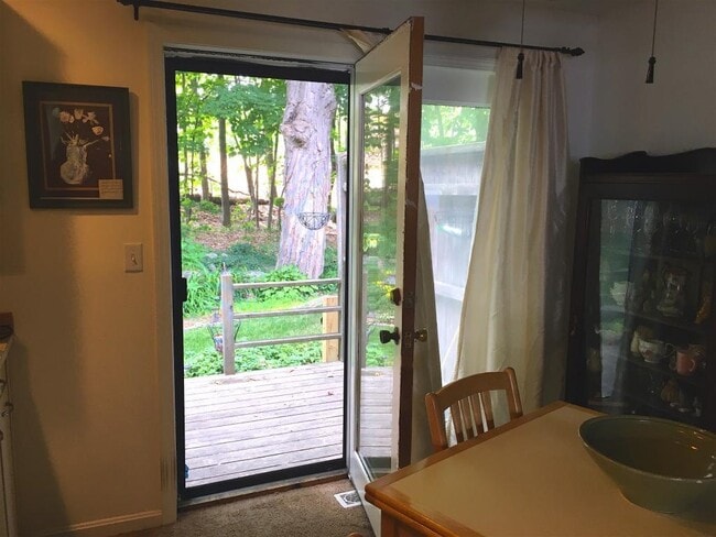 Building Photo - 32 Birchwood Dr