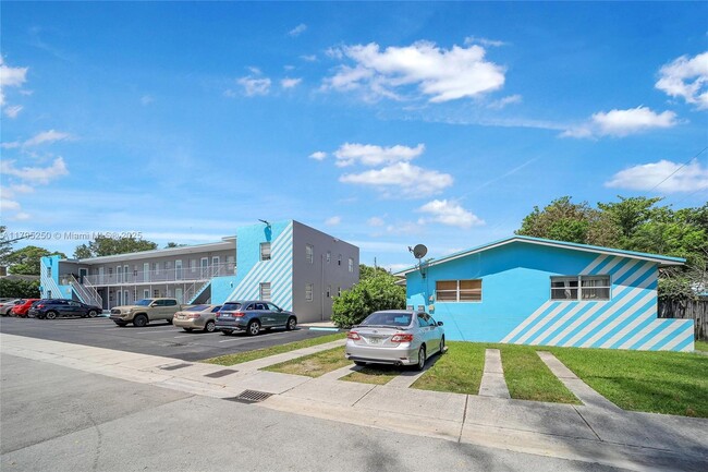 Building Photo - 6210 SW 59th Pl