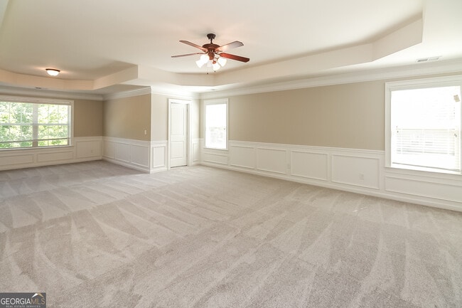 Building Photo - 5663 Valley Loop