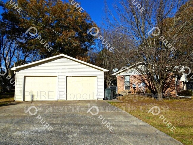 Building Photo - 1003 Heard Ct SE