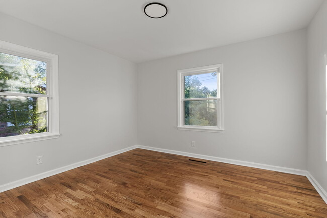 Building Photo - 1032 Algonquin Trail