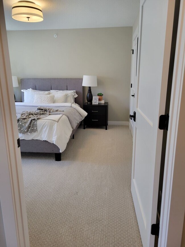 Building Photo - Executive Luxury Rentals