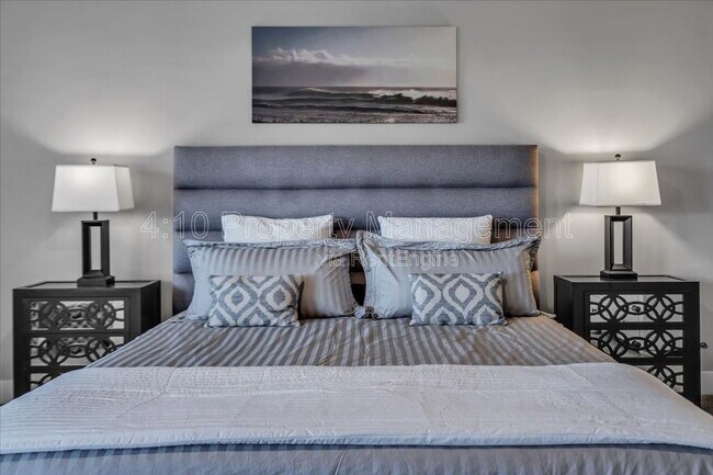 Building Photo - 1111 E Missouri Ave