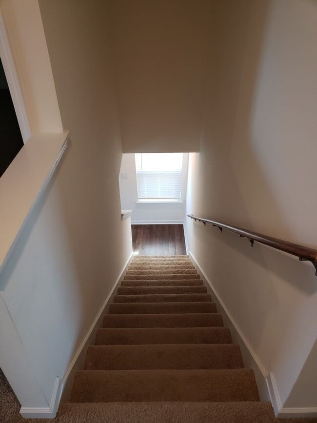 Building Photo - 3 Bedroom / 2.5 Bath Home Kingsport TN - Over 2100 Sq Foot!