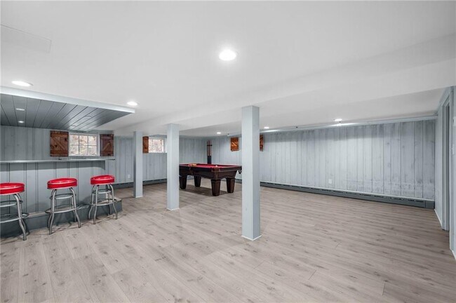 Building Photo - 36 Almy St