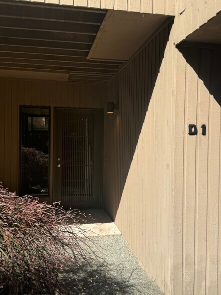 Building Photo - 1411 N 200th St