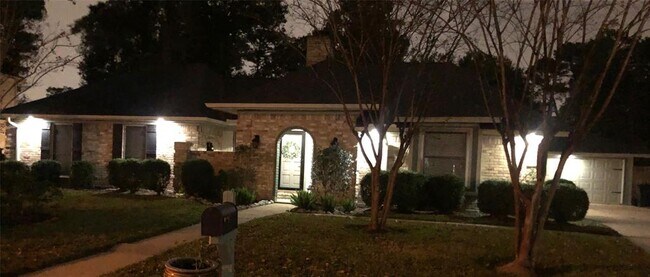 Building Photo - 3706 Brookbank Dr