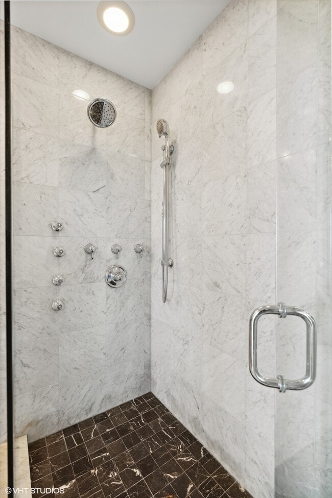 Building Photo - 1629 S Prairie Ave