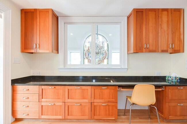 Building Photo - 37 Rocky Neck Ave