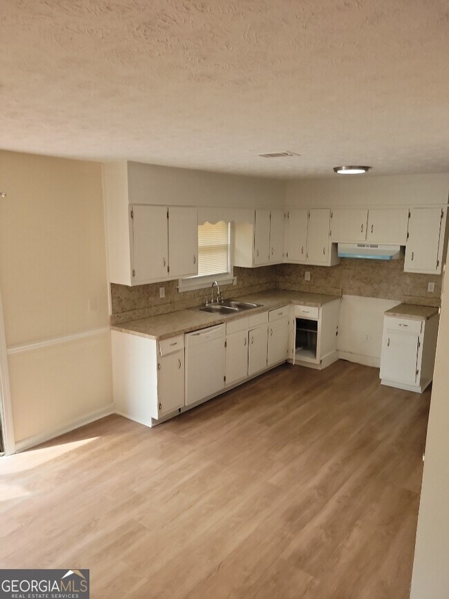 Building Photo - 463 Rock Meadow Dr