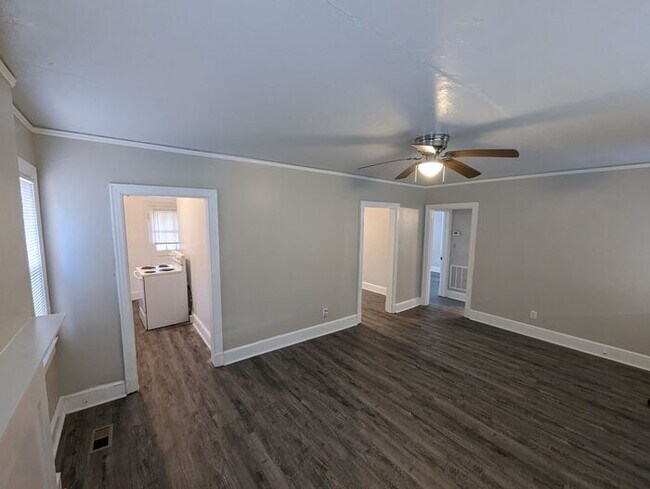Building Photo - Newly Updated 2 bedroom home Near Downtown...