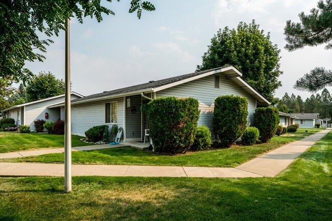 Building Photo - 7032 W Heritage St