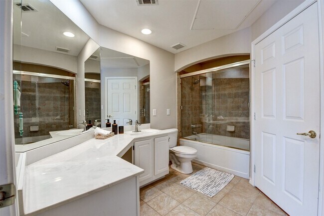 Building Photo - 2400 McCue Rd