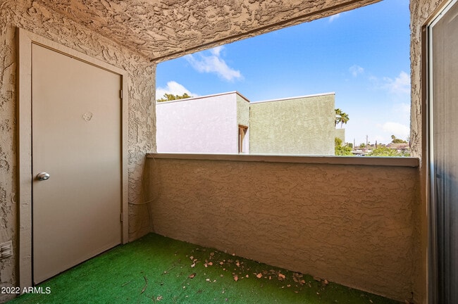 Building Photo - 5877 N Granite Reef Rd