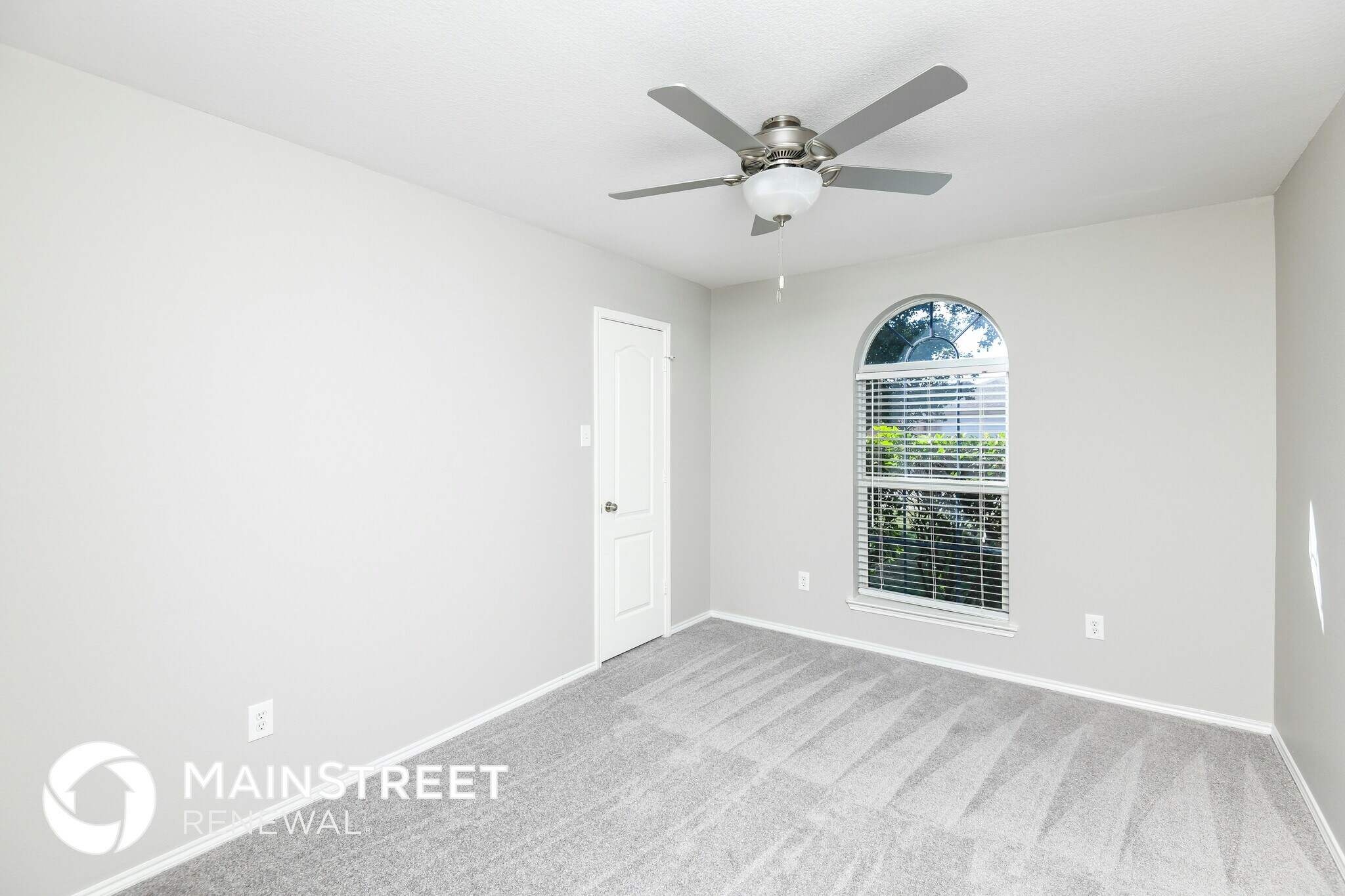 Building Photo - 5202 Ambassador Dr