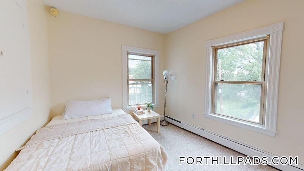 Building Photo - 149 Centre St