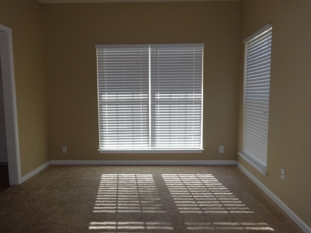 Building Photo - 620 Buck Cherry Way