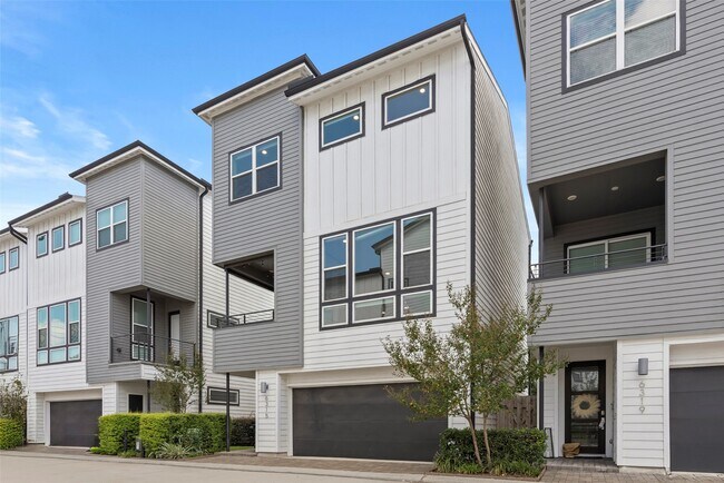 Primary Photo - 6315 Timbergrove Gardens Ln