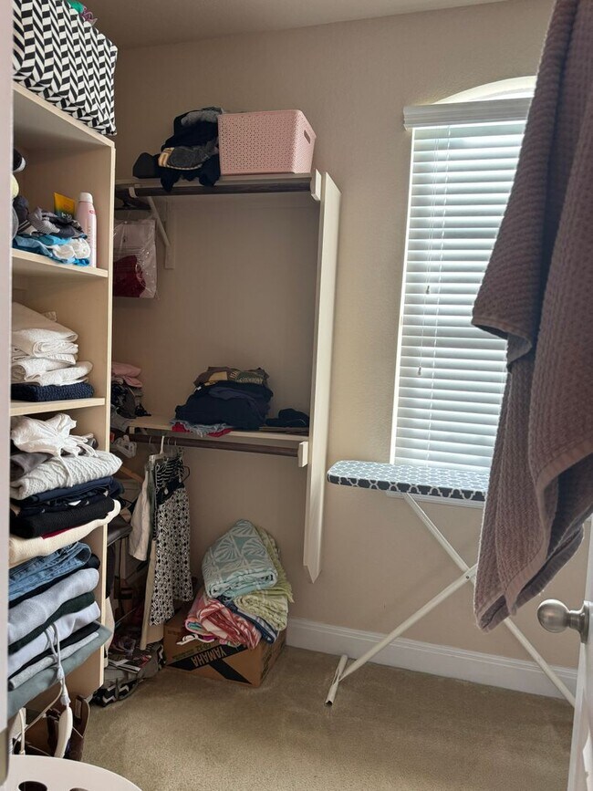 Building Photo - 517 Whittmen Ave