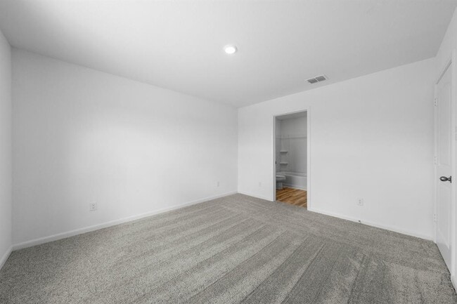 Building Photo - 354 Low Pasture Trl