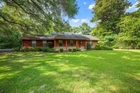 Building Photo - 18050 Steele Dr