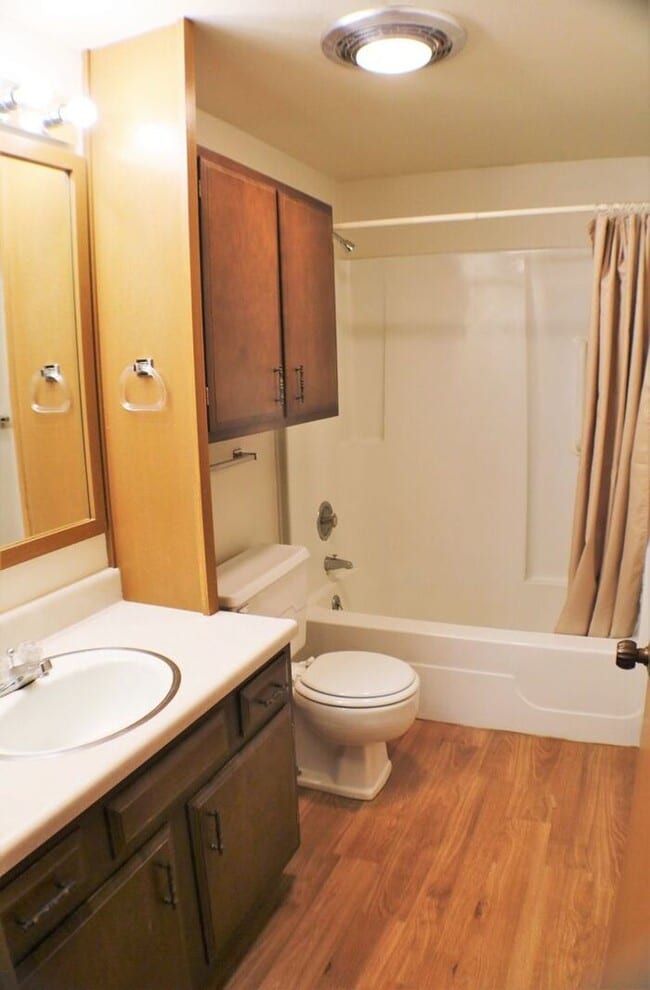 Building Photo - $1,300 | 2 Bedroom, 1 Bathroom House | Pet Friendly* | Available for an July 1st, 2026 Move In!