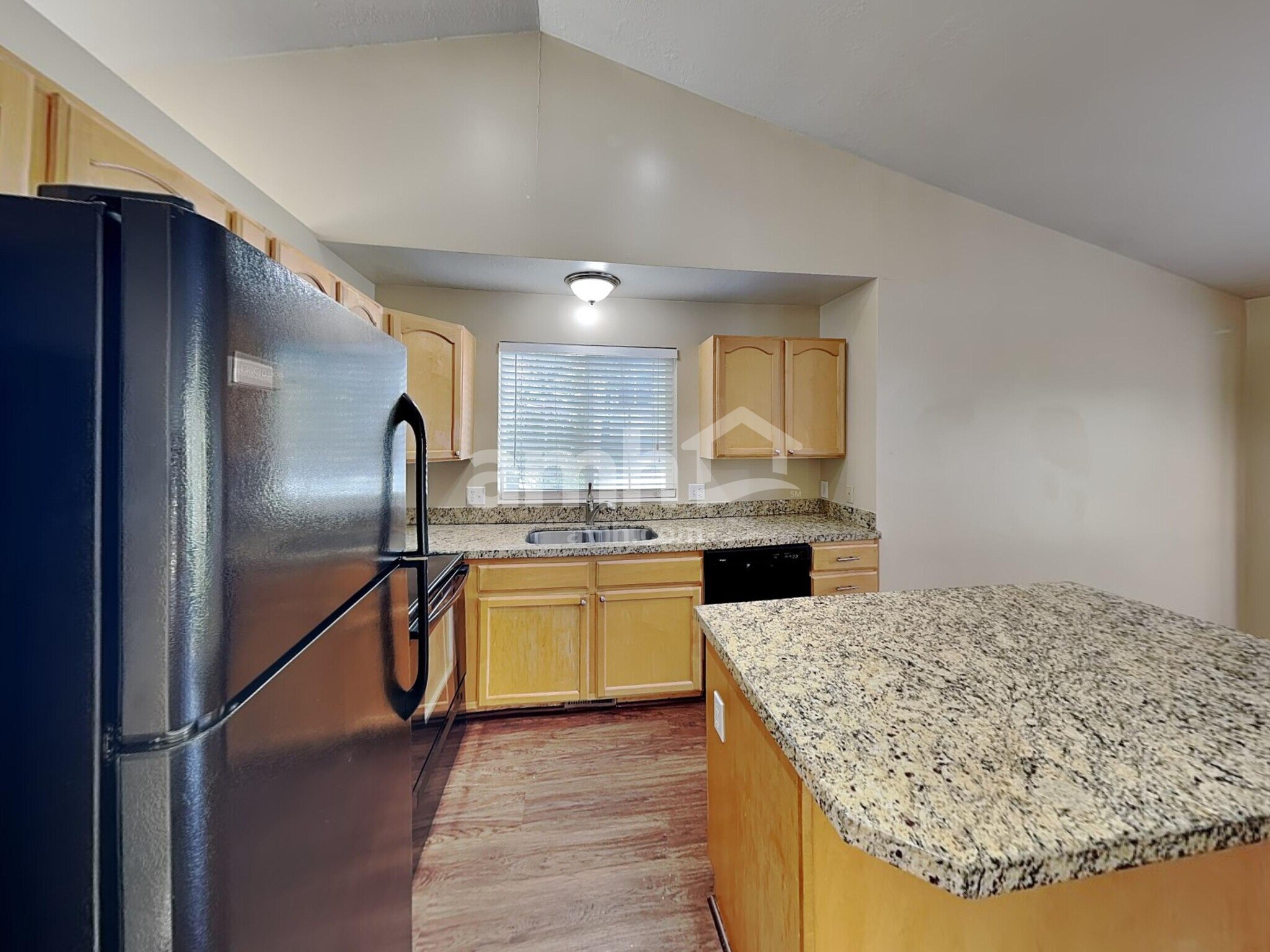 Building Photo - 1872 W Sir Charles Dr