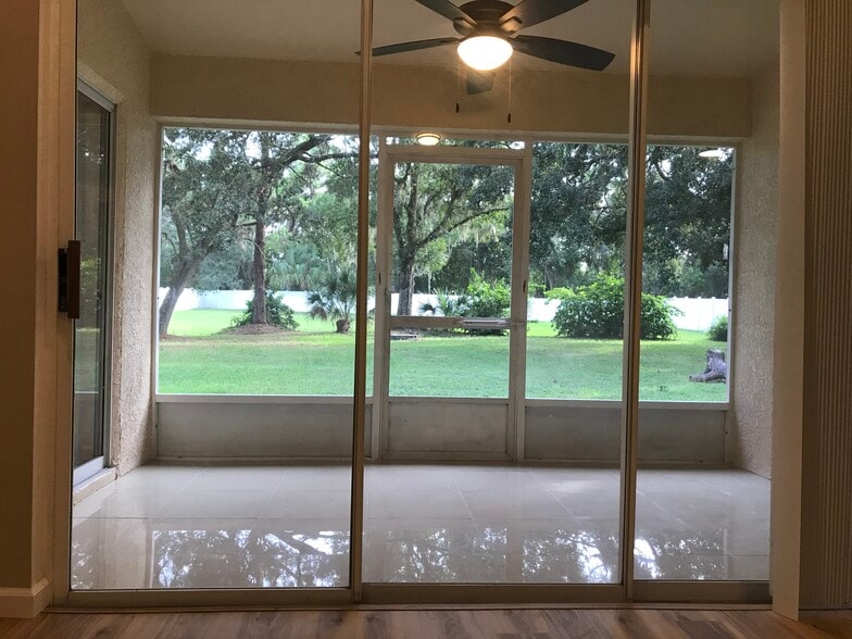 Screened porch - 760 Riviera Dr NE