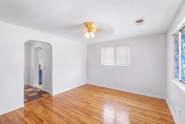 Building Photo - 4920 La Cienega St NW