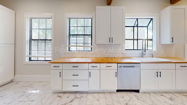 Building Photo - 1108 Landon Ave