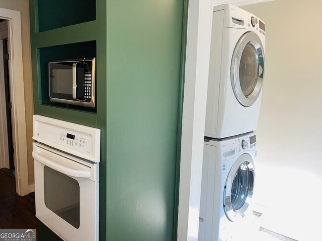 Building Photo - 4665 Orchid Dr